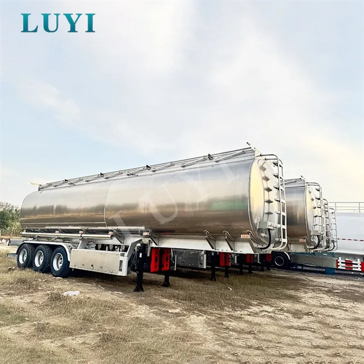 Ολοκληρωμένο-αλουμινένιο φορτηγό πετρελαίου με τρεις-άξονες